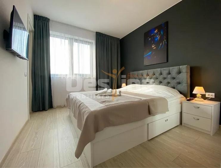Apartament cu 3 camere decomandat, mobilat în Calea București