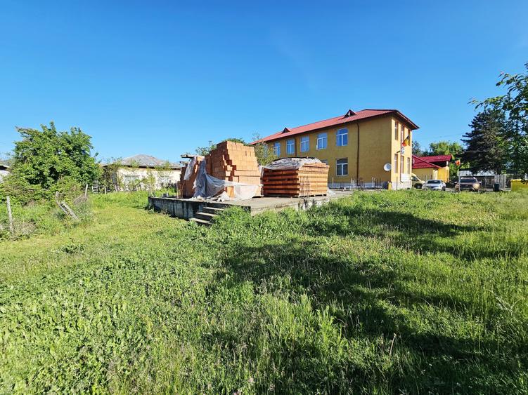 Teren Construcții intravilan de 1000 mp, în Lapoș