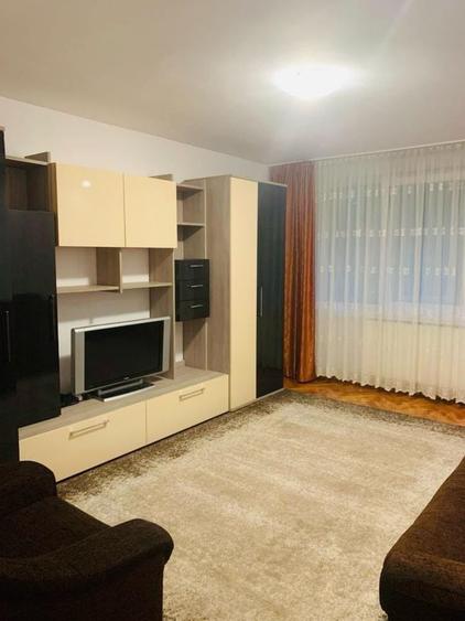 Apartament cu 2 camere decomandat în Cornișa