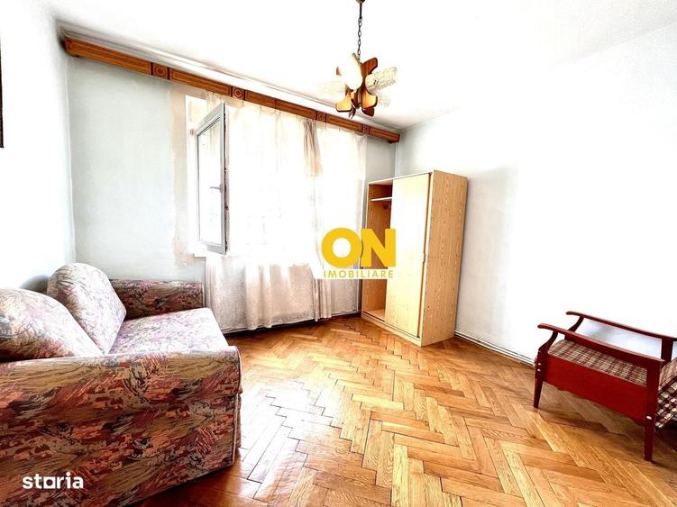 Apartament cu 3 camere decomandat în Cetate