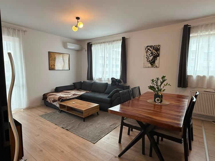 Apartament cu 2 camere semidecomandat în Berceni