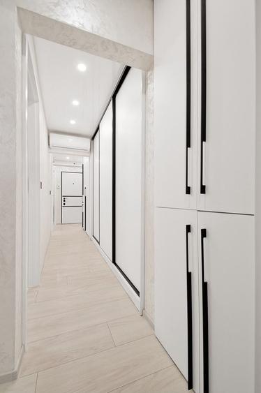 Apartament cu 3 camere decomandat în Exterior Vest