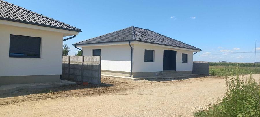 Casă cu 3 camere în Exterior Vest