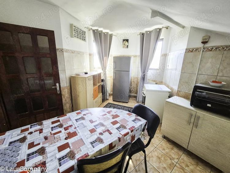 Casă cu 6 camere cu Teren 585 Mp în Geamăna