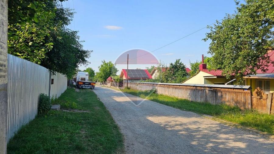 Casă individuală cu 3 camere cu Teren 1043 Mp în Dochia