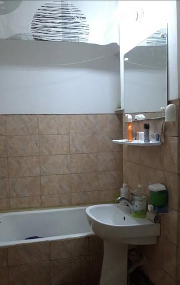 Apartament decomandat în Teiul Doamnei