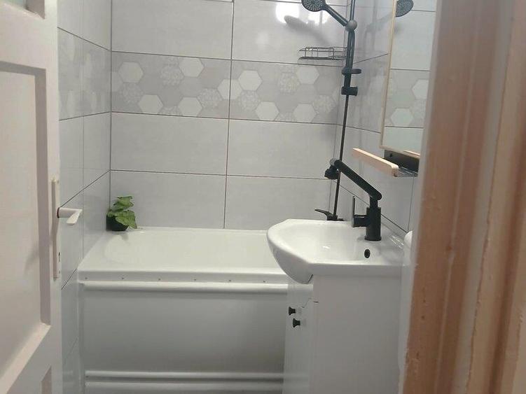 Apartament cu 2 camere semidecomandat, mobilat în Floreasca