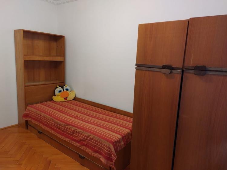 Apartament cu 3 camere decomandat, mobilat în Girocului