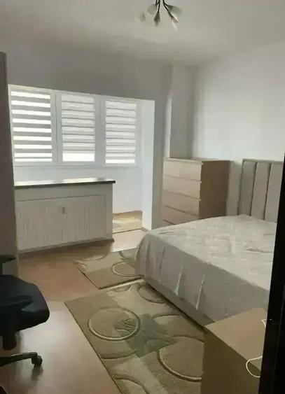 Apartament cu 3 camere decomandat, mobilat în Berceni