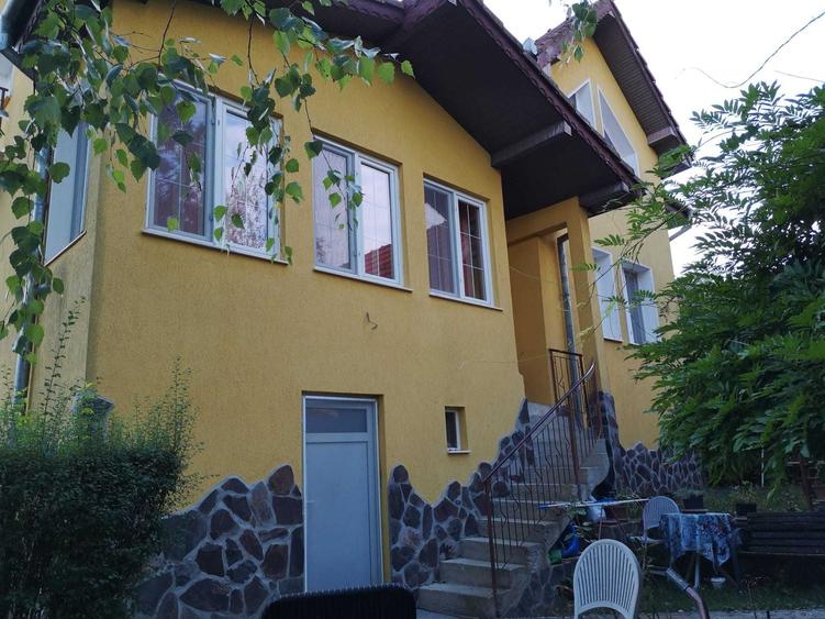 Casă cu 4 camere în Fornădia