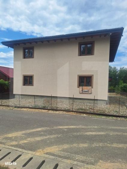 Casă cu 4 camere în Central