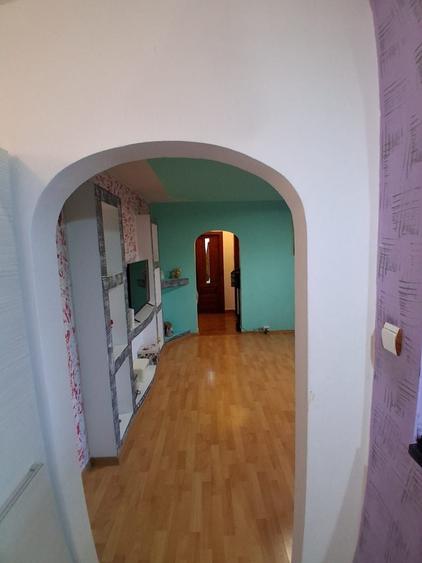 Apartament cu 2 camere semidecomandat în Petru Rareș