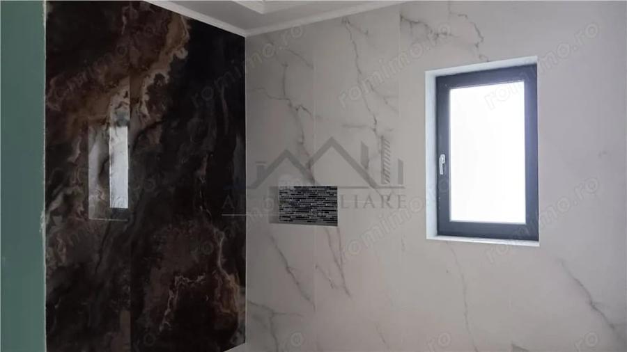 Casă cu Teren 750 Mp în Aroneanu