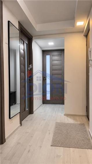Apartament cu 3 camere semidecomandat, mobilat în Cantemir
