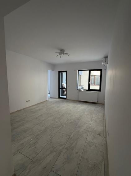 Apartament cu 3 camere decomandat în Fundeni