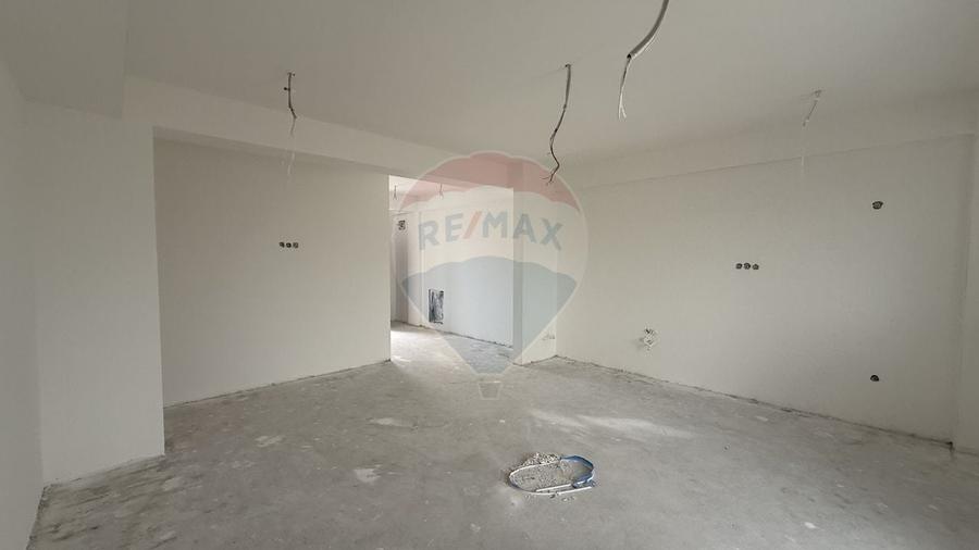 Garsonieră decomandată în Independenței