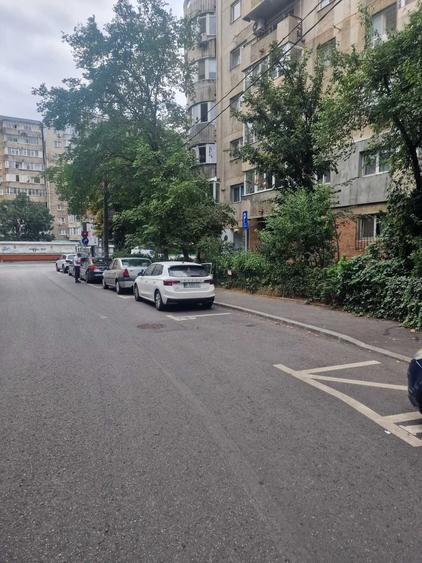 Apartament cu 2 camere decomandat în Crângași