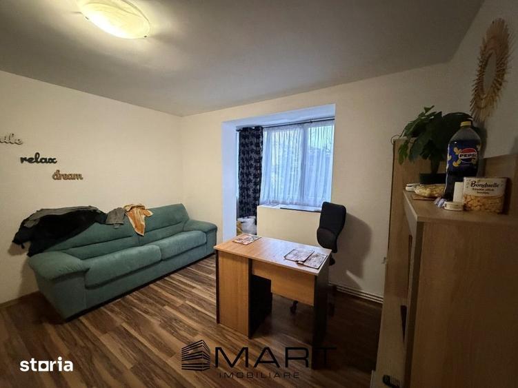 Apartament cu 3 camere semidecomandat, mobilat în Mihai Viteazul