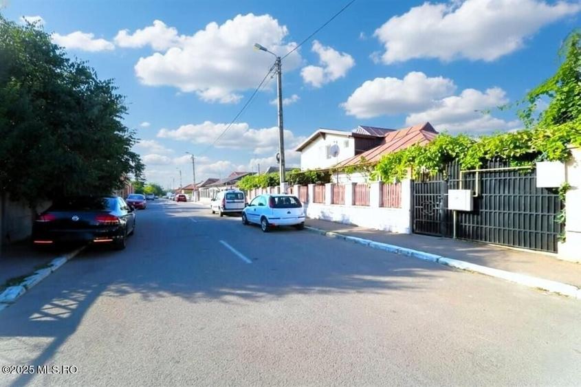 Casă individuală cu 7 camere cu Canalizare în Palazu Mare