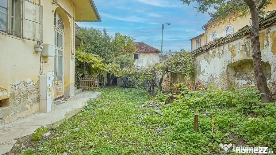 Casă cu 5 camere cu Teren 479 Mp în Schei