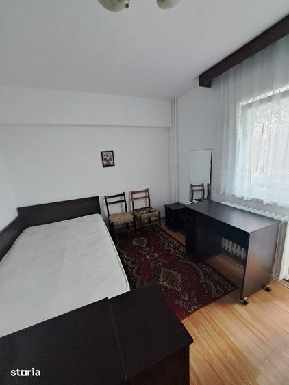 Apartament cu 3 camere decomandat în Independenței