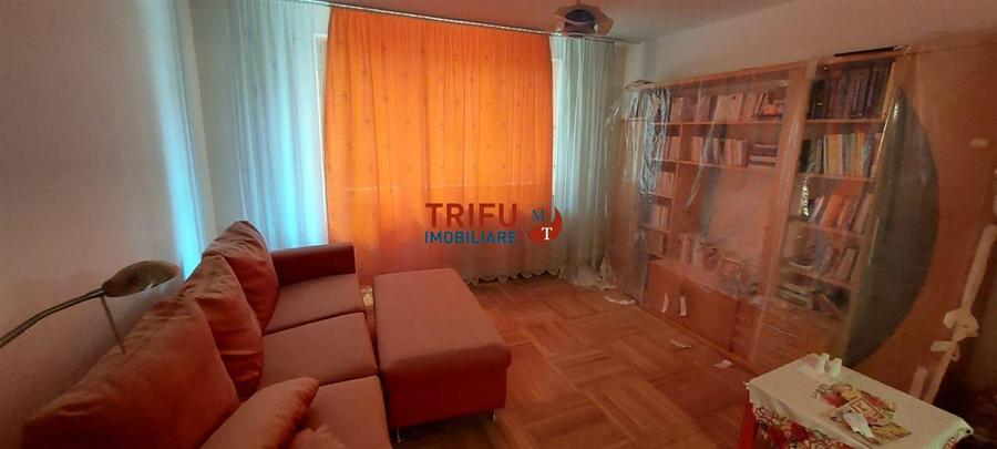 Apartament cu 4 camere semidecomandat, mobilat în Cetate