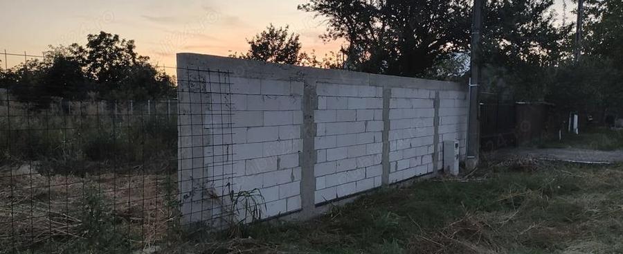 Casă cu 6 camere cu Teren 1200 Mp în Colceag