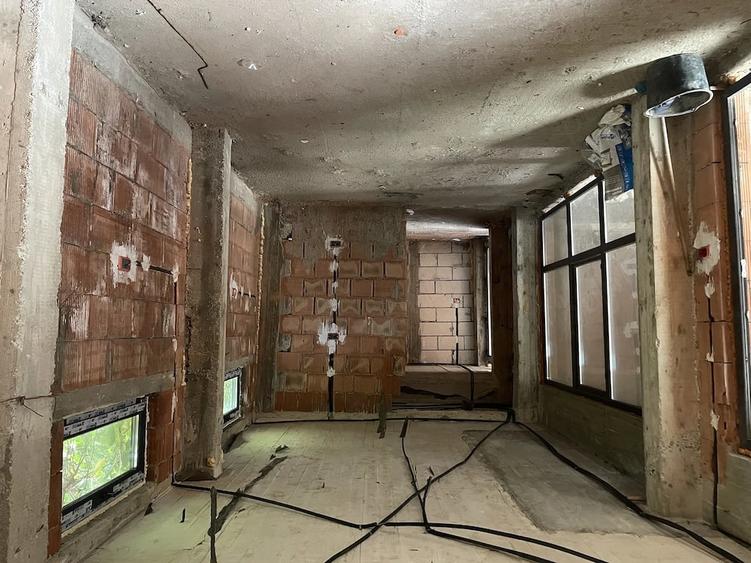 Casă cu 3 camere cu Teren 300 Mp în Central