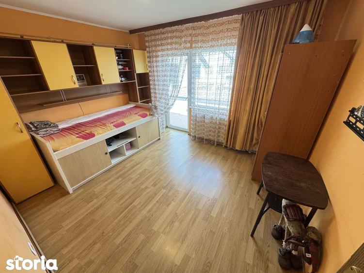 Casă cu 4 camere cu Canalizare în Sud