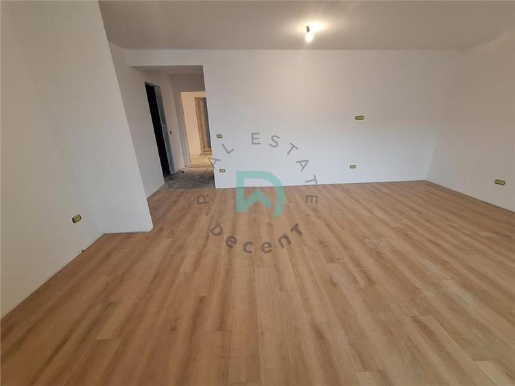 Apartament cu 2 camere semidecomandat în Tractorul