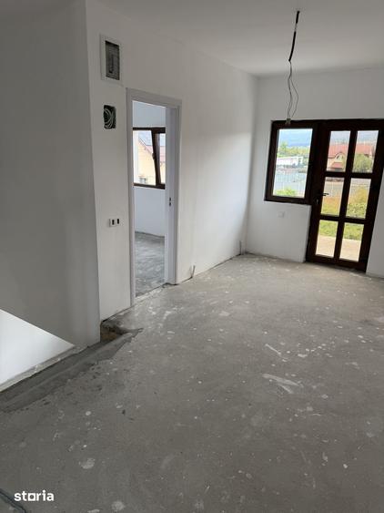 Casă cu 5 camere cu Canalizare în Tărlungeni