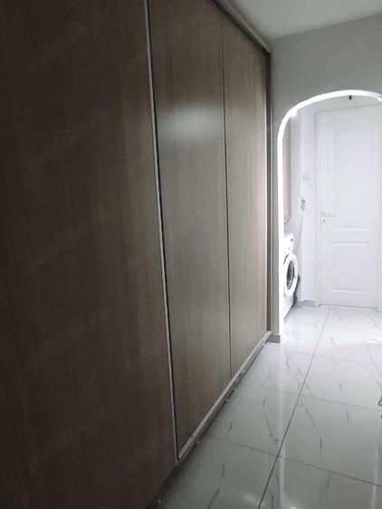 Apartament cu 3 camere decomandat în Tomești