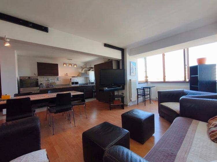 Apartament cu 5 camere decomandat, mobilat în Micălaca
