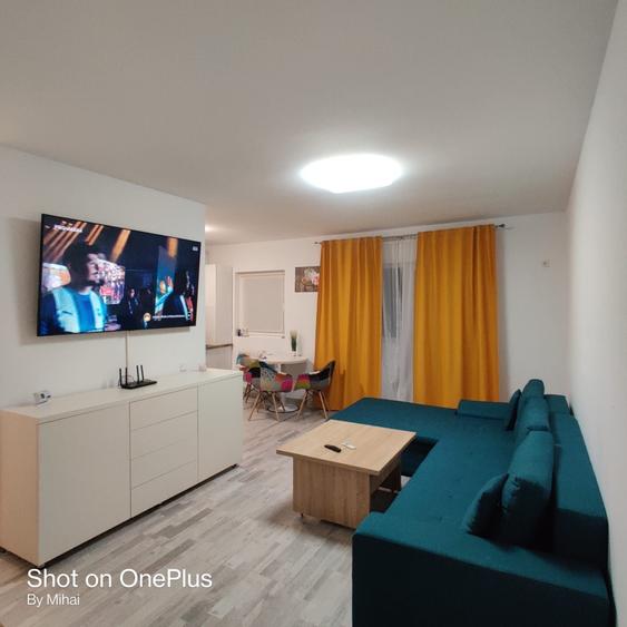Apartament cu 3 camere decomandat în Berceni