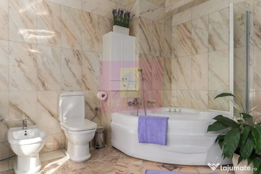 Casă cu 7 camere cu Teren 510 Mp în Lacul Tei