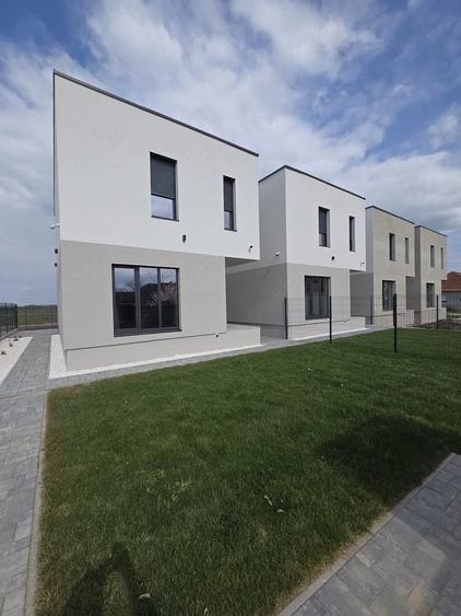 Casă cu Teren 250 Mp în Covaci