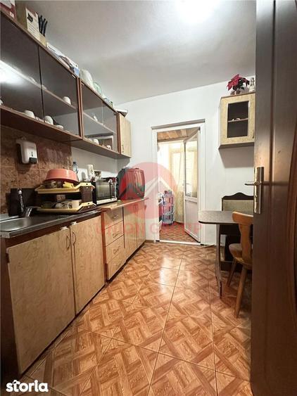 Apartament cu 3 camere decomandat în Central