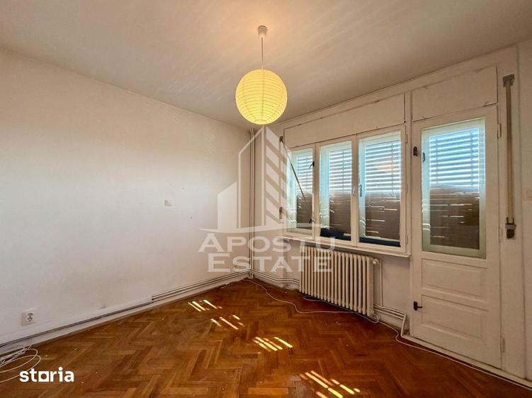 Apartament cu 4 camere decomandat, mobilat în Bogdăneștilor
