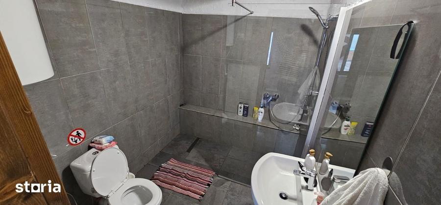 Casă cu 7 camere semidecomandat cu Teren 3900 Mp în Șuncuiuș