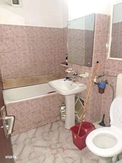 Apartament cu 4 camere decomandat în Dacia