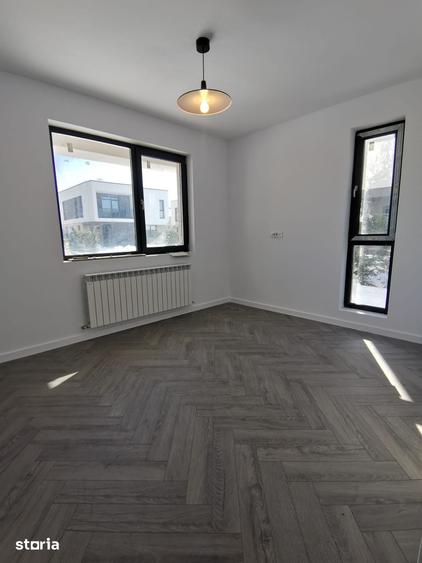 Casă cu 5 camere cu Teren 600 Mp în Moara Vlăsiei