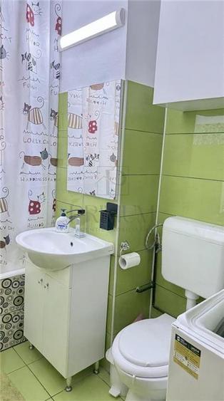 Apartament cu 3 camere semidecomandat în Dâmbovița