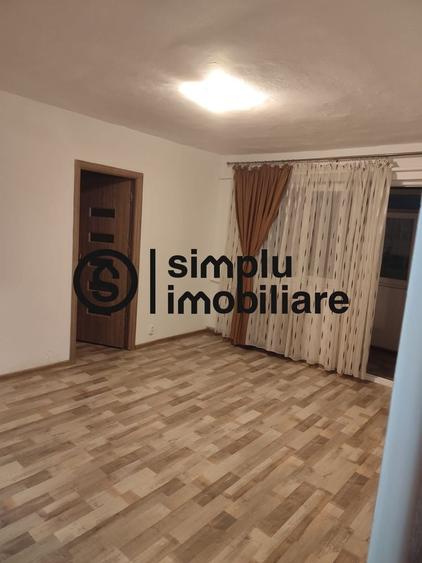 Apartament cu 2 camere semidecomandat în Craiovița Nouă