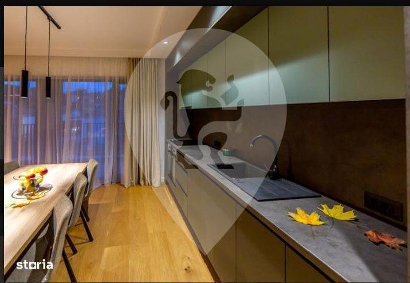 Apartament cu 4 camere, mobilat în Central