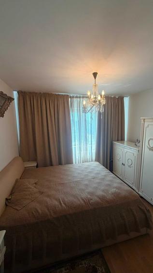 Apartament cu 3 camere decomandat în Republicii