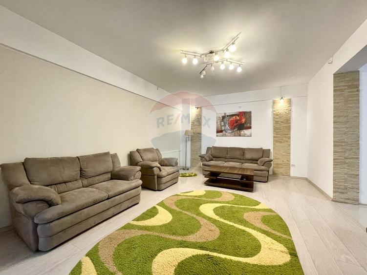 Apartament cu 3 camere de închiriat - 14