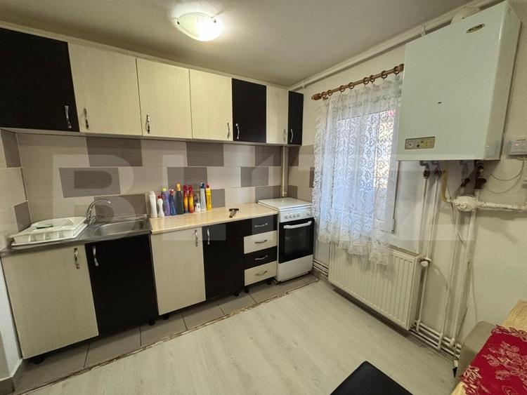 Apartament de vanzare, cu 2 camere, 50 mp, etaj 3, zona Independentei - 4