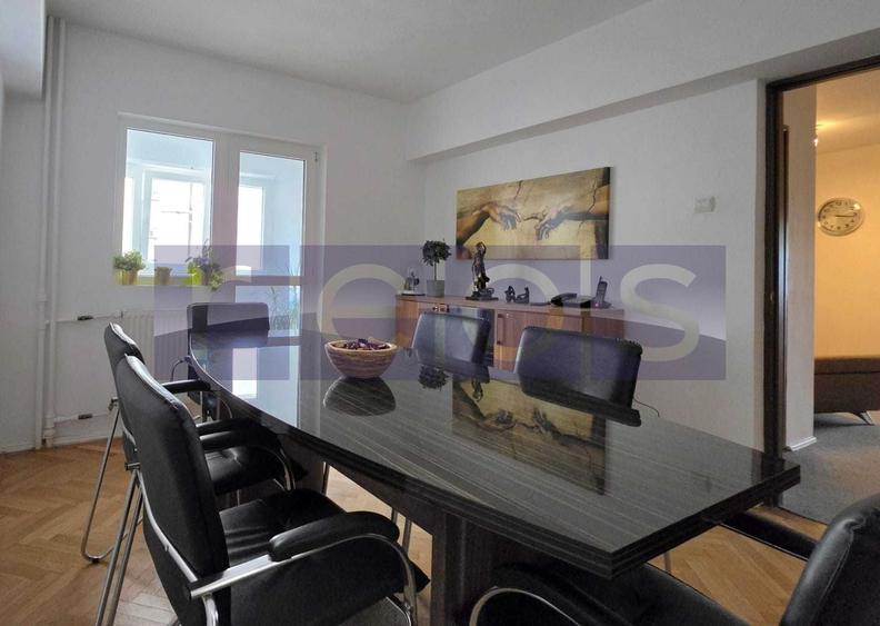 Apartament cu 4 camere decomandat, mobilat în Universitate