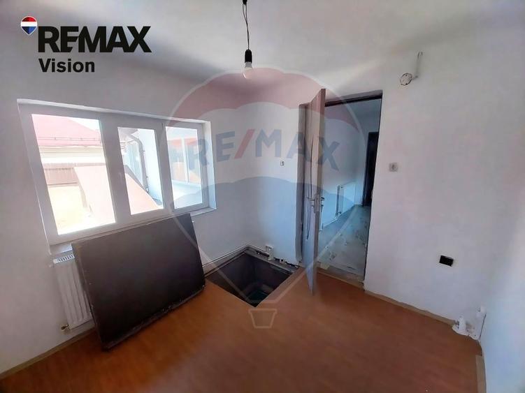 Casă individuală cu 4 camere cu Teren 284 Mp în Brestei