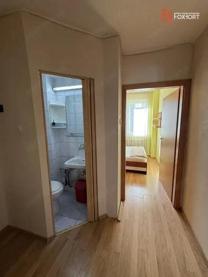 Apartament cu 4 camere semidecomandat, mobilat în Circumvalațiunii